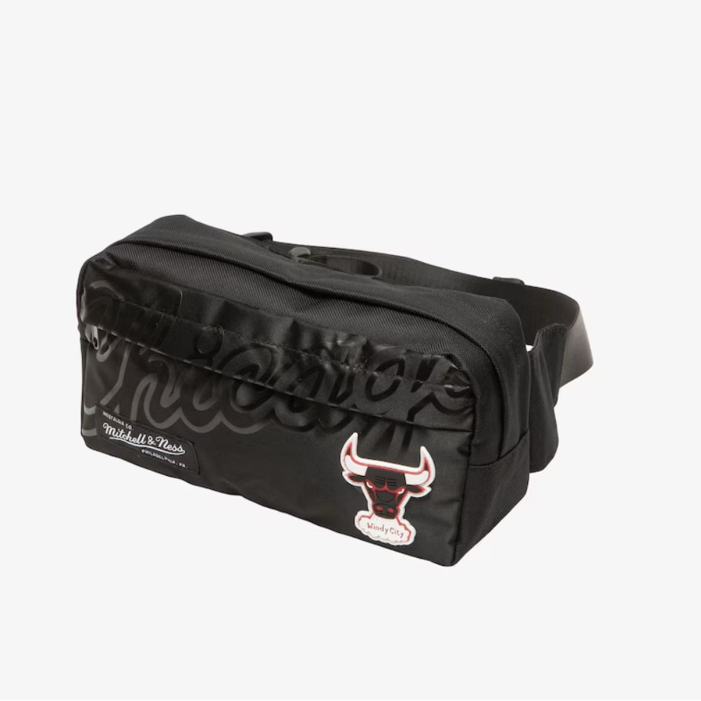 Chicago Bulls “Windy City” Fanny Pack Mitchell & Ness Black
